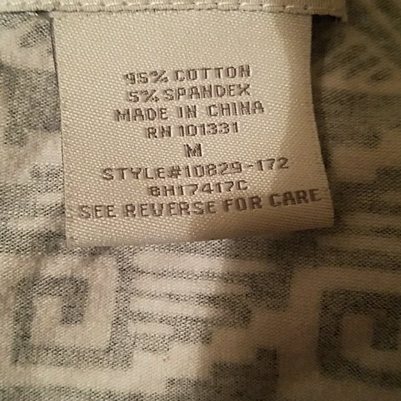 A dress - Picture 2 of 2